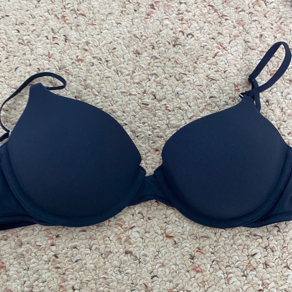 Gilly Hicks bra!